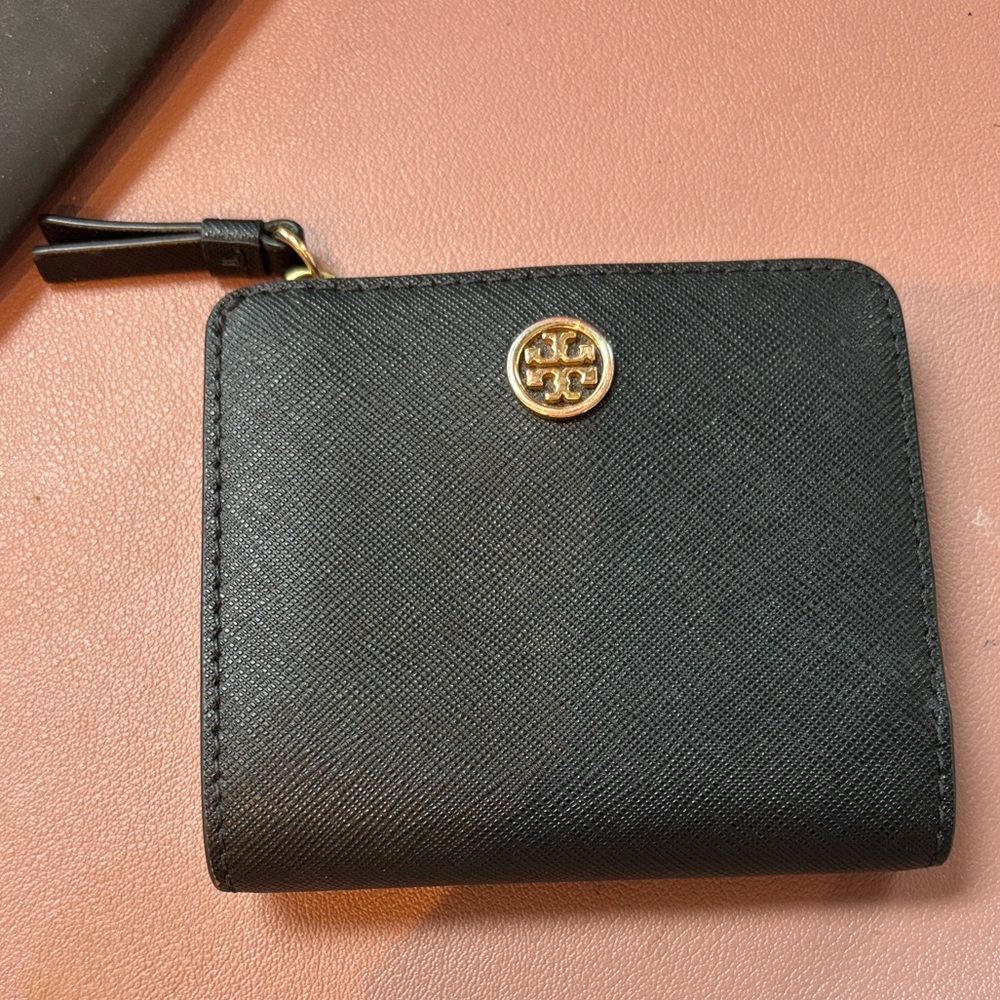 Black Tory Burch Robinson Bifold Wallet